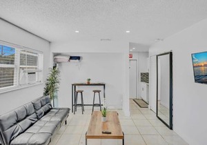 Large 2 Bed Studio Close To Beach & Hard Rock Ha03