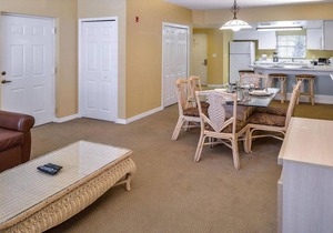 Liki Tiki Village 2br suite, Friday check-in