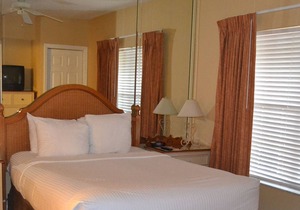 Liki Tiki Village 2br suite, Sunday check-in