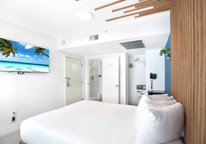 Located in The Heart of South Beach! Garden, Picnic Area, Near Ocean Drive!