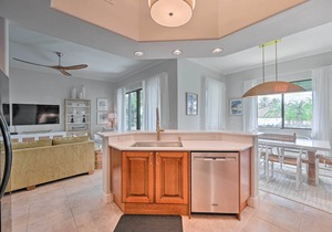 Luxe Naples Bay Resort Condo: Near Fifth Ave!