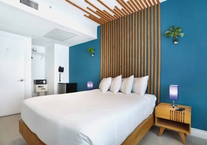 Luxe South Beach Escape – Prime Location!