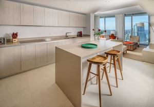 Luxurios One Bedroom Condo Beachfront Building