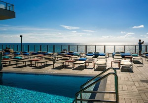 Luxurios One Bedroom Condo Beachfront Building