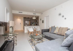 Luxury 1BD/1BT Apartment in Downtown Doral