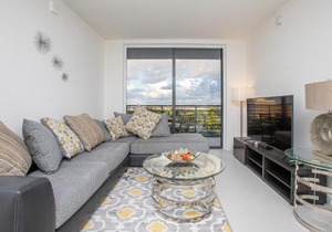 Luxury 1BD/1BT Apartment in Downtown Doral