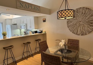 Luxury condo with resort pool, 10 mins to 5th & beaches