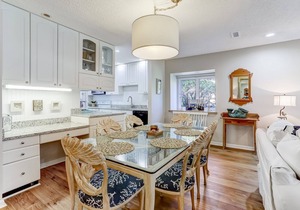 Luxury Fairway Oaks Villa | Golf Course Views | Short Drive or Bike Ride to Beach