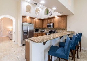 Luxury Townhouse Minutes from Beach and Downtown