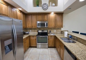 Luxury Townhouse Minutes from Beach and Downtown