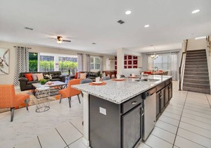 Luxury Villa, huge West-facing pool, Themed Rooms!