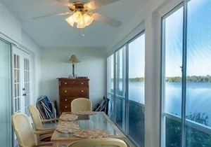 Mainsail (2-Bedroom Condo) with Pool by RedAwning