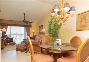 Mainsail (2-Bedroom Condo) with Pool by RedAwning