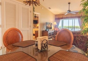 Mainsail (2-Bedroom Condo) with Pool by RedAwning