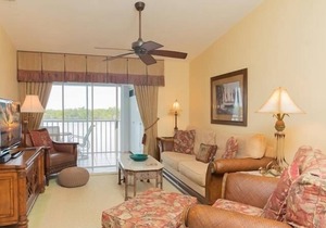 Mainsail (2-Bedroom Condo) with Pool by RedAwning