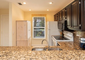 Mainsail Condo Vacation Rental- Owners require a 3 month rental Jan- March....