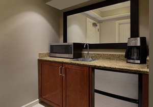 Marriott's BeachPlace Towers Studio-Walk to Tortuga Music Festival Event!