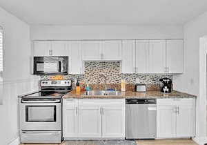 Modern & Comfy 2 BR ~ Mins to Beach & Casino #191