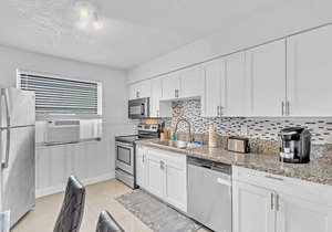 Modern & Comfy 2 BR ~ Mins to Beach & Casino #191