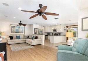 Modern Home with a Private lap pool - 3 Blocks to a Gorgeous Beach!