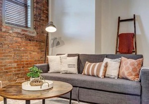 Modern, Insta-Worthy 2B Townhome in Walkable Springfield!