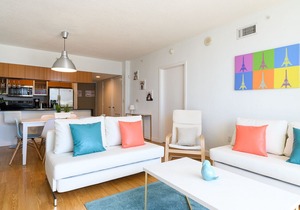Modern & Spacious 1 Bedroom Bay View FREE Parking