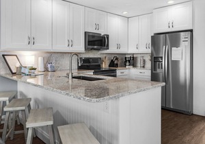 Modern & Updated, Gulf-Front, Steps to the Beach + Free Attraction Tickets!