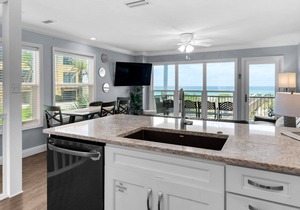 Modern & Updated, Gulf-Front, Steps to the Beach + Free Attraction Tickets!