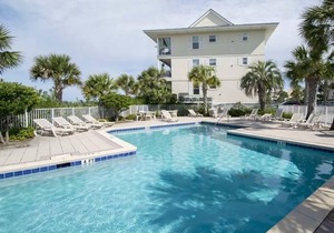 Navarre Condo with Bay Views | Community Pool | Just Steps to the Beach