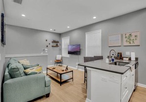New 1/1 :Loft Minutes From Heart of Tampa -Unit C