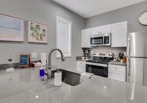 New 1/1 :Loft Minutes From Heart of Tampa -Unit C