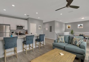 New 3/2 Duplex Minutes From Heart of Tampa -Unit B