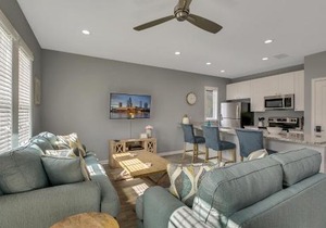 New 3/2 Duplex Minutes From Heart of Tampa -Unit B