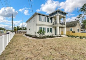 New 3/2 Duplex Minutes From Heart of Tampa -Unit B