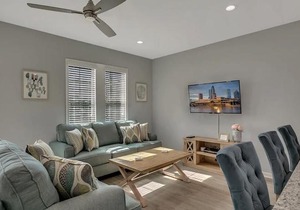 New 3/2 Duplex Minutes From Heart of Tampa -Unit B