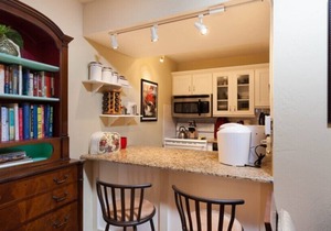 NEW LISTING - 2nd Floor – Wi-Fi – Beach Front – Dolphin Way