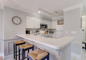 Newly Renovated Sailmaker Townhome in Summer Beach Resort less than 5 min walk to beach!