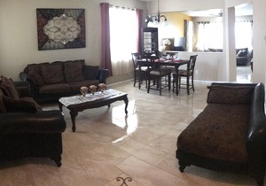 Newly Renovated 4 Bedroom home close to Disney area!