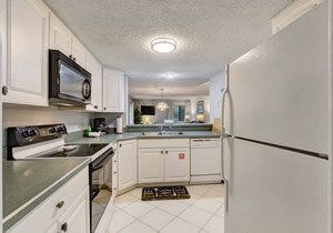 Newly Updated, Ground Floor, 2 bed/2bath,