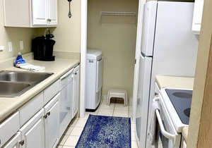 Nice 3 BR, 2 bath Condo. Large heated pool!
