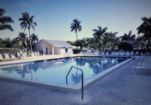 Nice 3 BR, 2 bath Condo. Large heated pool!