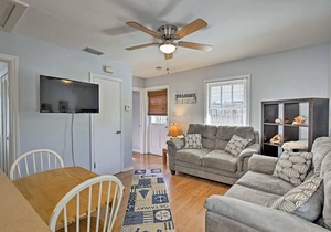 'Northeast Nest' St. Petersburg Apt by Vinoy Park!
