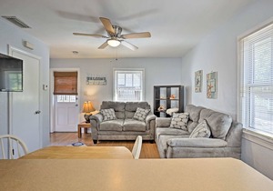'Northeast Nest' St. Petersburg Apt by Vinoy Park!