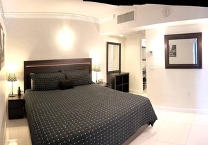 OCEAN MANOR 1 MASTER EN-SUITE BEDROOM AND 1 BEDROOM