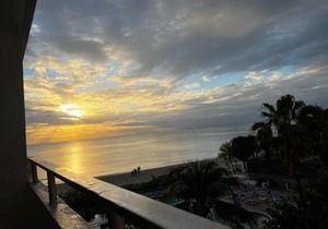 Ocean Manor Tiki Sunset Retreat