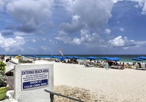 Oceanview on SAND located in Ocean Manor Resort Fort Lauderdale Beach 2 bed 2 bath spacious corner unit partial ocean view