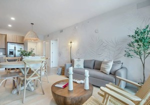 One Bedroom Condo King Bed With City Views