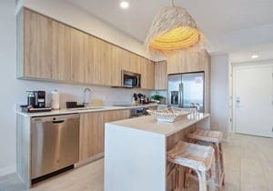 One Bedroom Condo King Bed With City Views