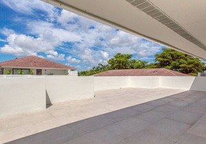 Orduna Court | Coral Gables | Boutique Penthouse 3BR + 2BTH