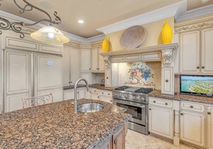 P05 - 5 bedroom Ocean Front home with Private pool and deep water dockage.